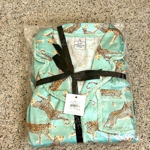 8 Oak Lane Sage Leopard Luxe Satin Short PJ Set size L/XL